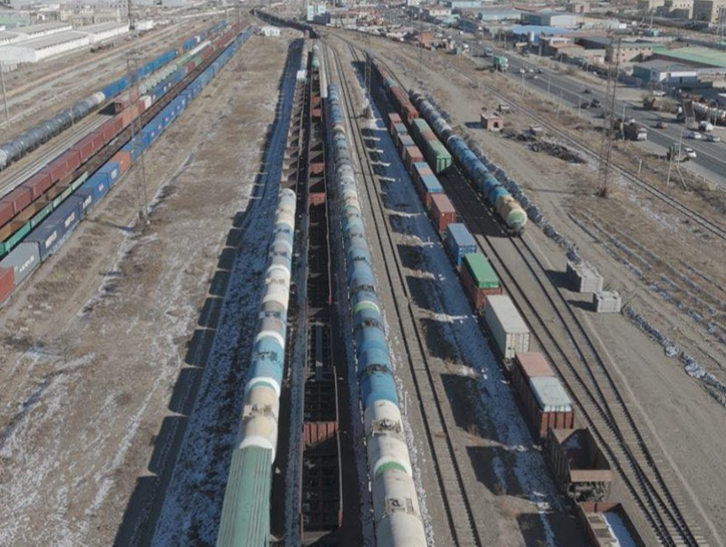 Улаанбаатар төмөр зам дээр шатахуунтай 524 вагон байна